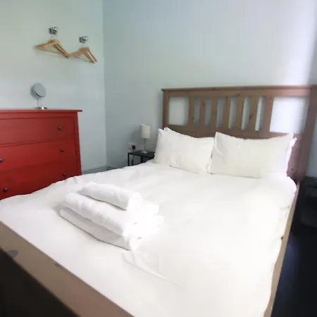 The Barley Mow Centrally Located 3 Bed